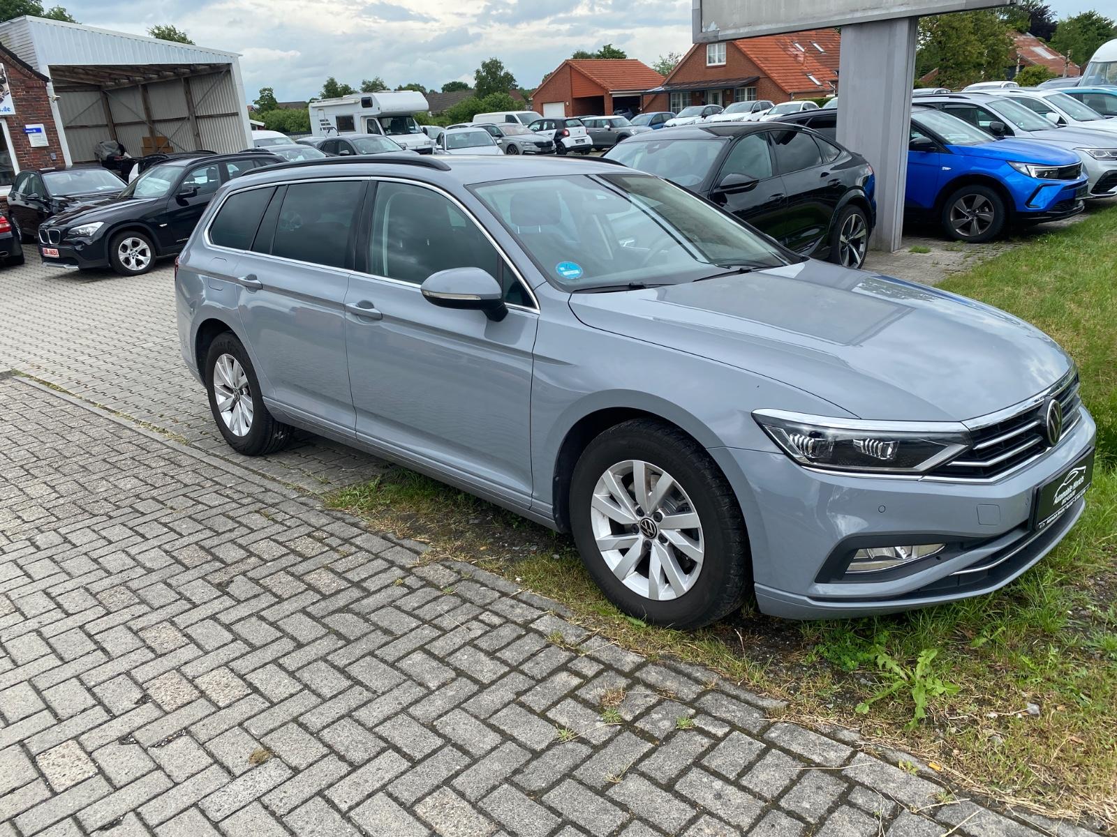 Volkswagen Passat Variant Business IQ-LED Matrix Kamera AHK