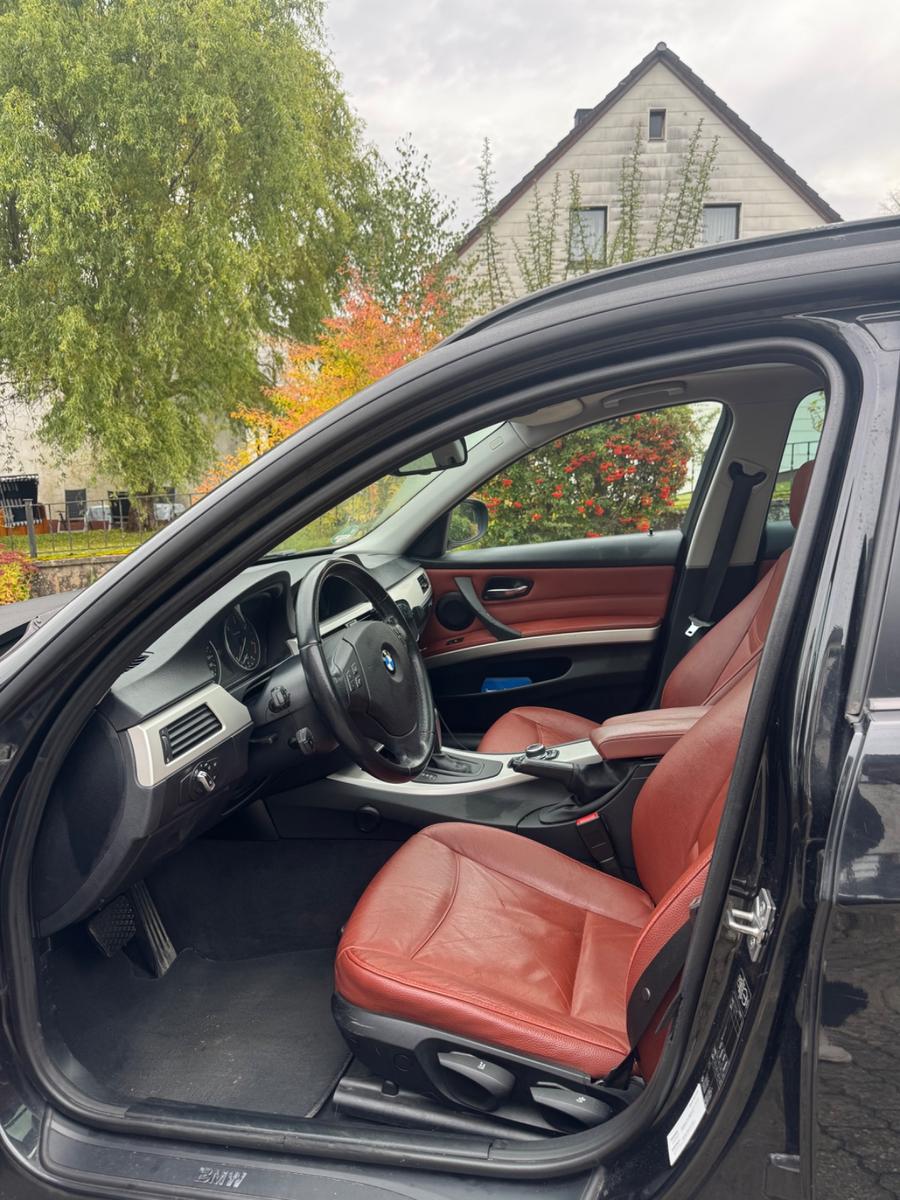 BMW 320 2011 — двигун 1.995 cm³, 184 HP (135kW)