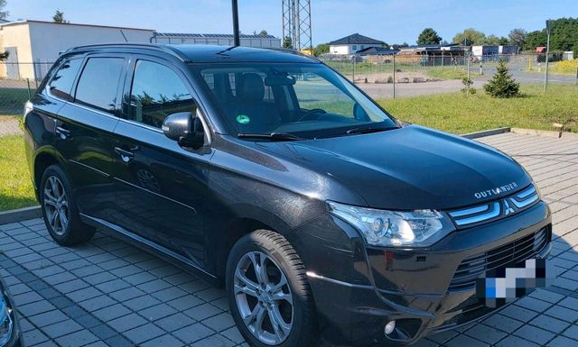 Mitsubishi outlander 4WD, 7-Sitzer, Navi, ...