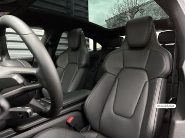 صورة 5 لـ  Porsche TAYCAN