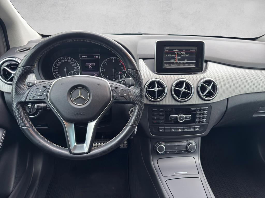 Mercedes-Benz B 180