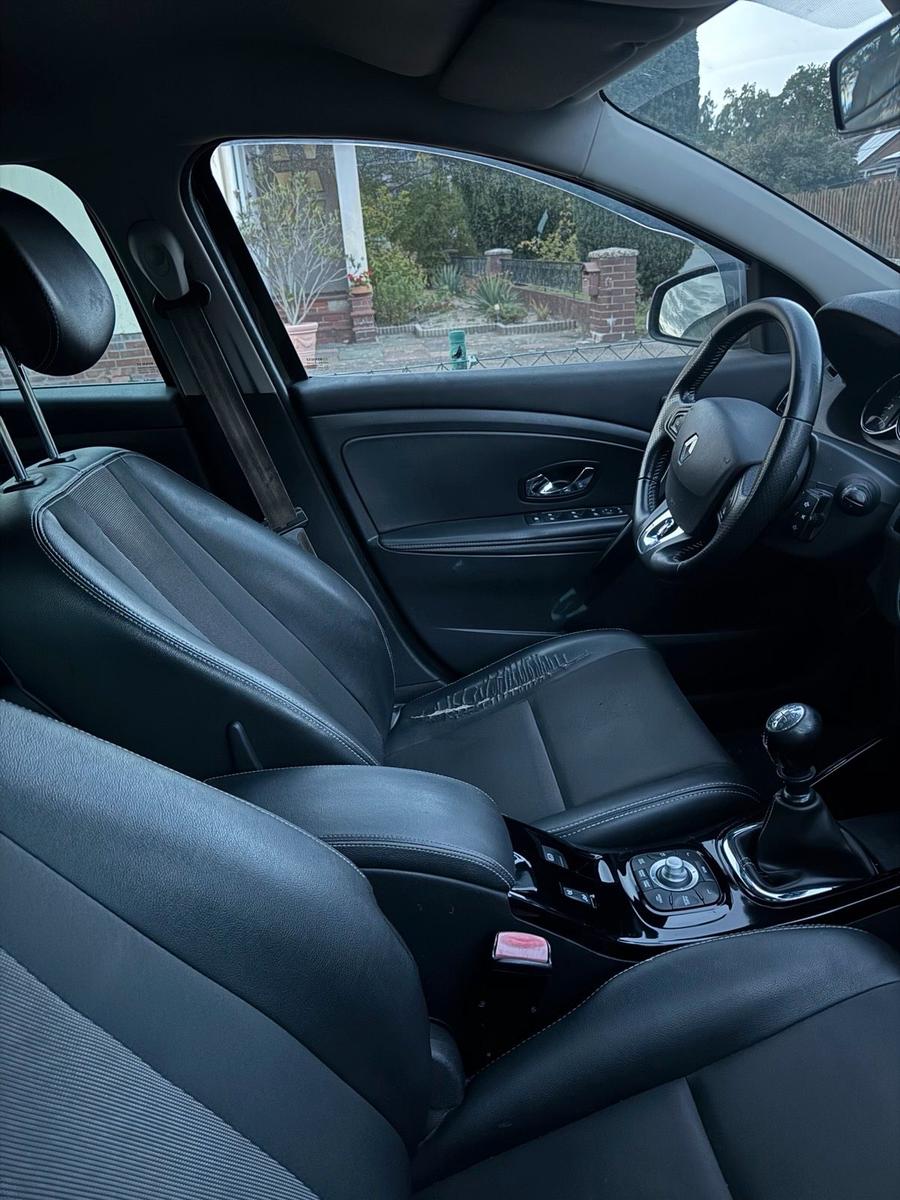 Renault Megane 2012 — engine 131 HP (96kW)
