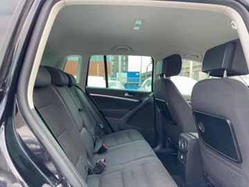 Volkswagen Tiguan - 12
