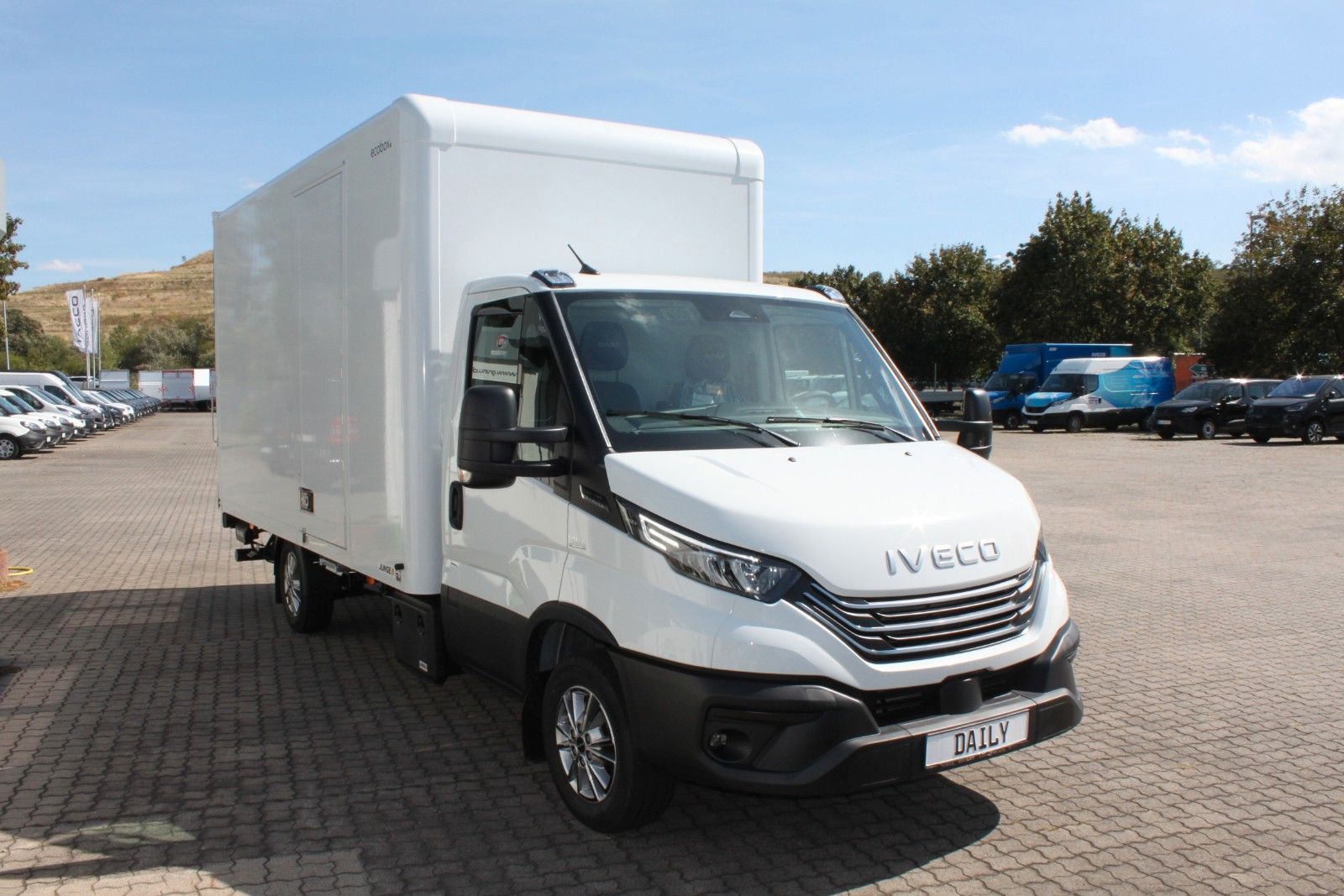 Fahrzeugabbildung Iveco 35S16A8/P Koffer/LBW/Seitentür Voll-LED