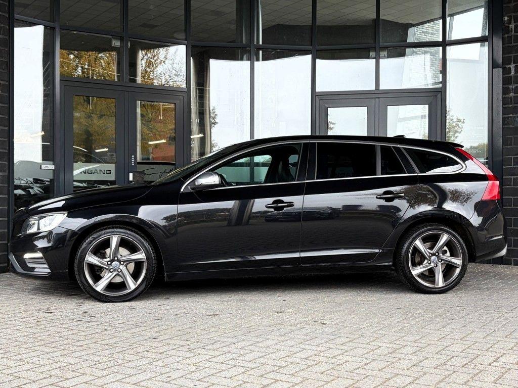 Volvo V60 2014 — вигляд ззаду