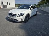 Mercedes-Benz GLA 200 7G-DCT -PANO-LEDER-SPORT-wenig km