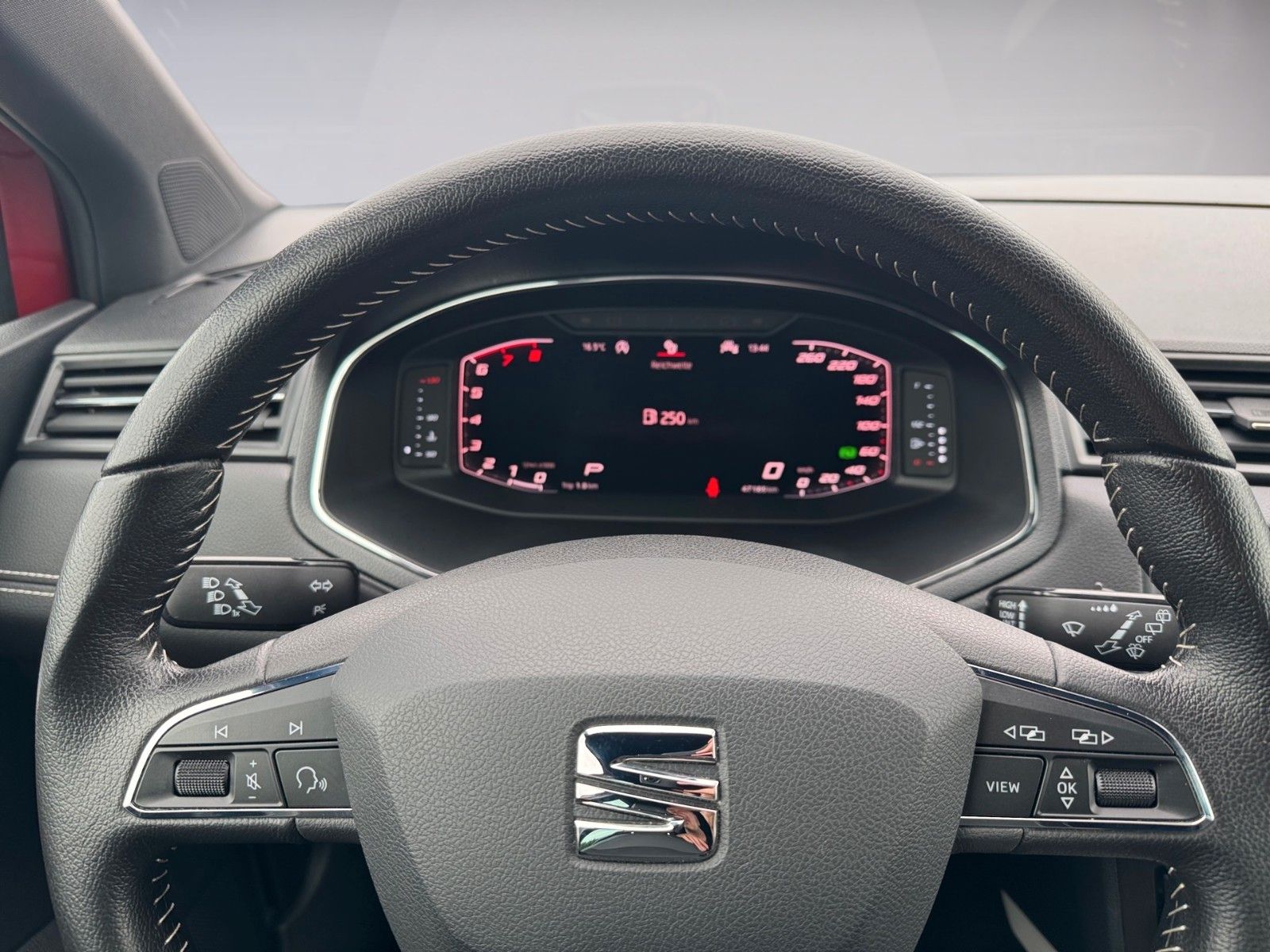 Fahrzeugabbildung SEAT Arona XCELLENCE 1.0 TSI