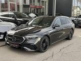 Mercedes-Benz E 220d T AMG Line Aut. Panorama, AHK, 360grad...