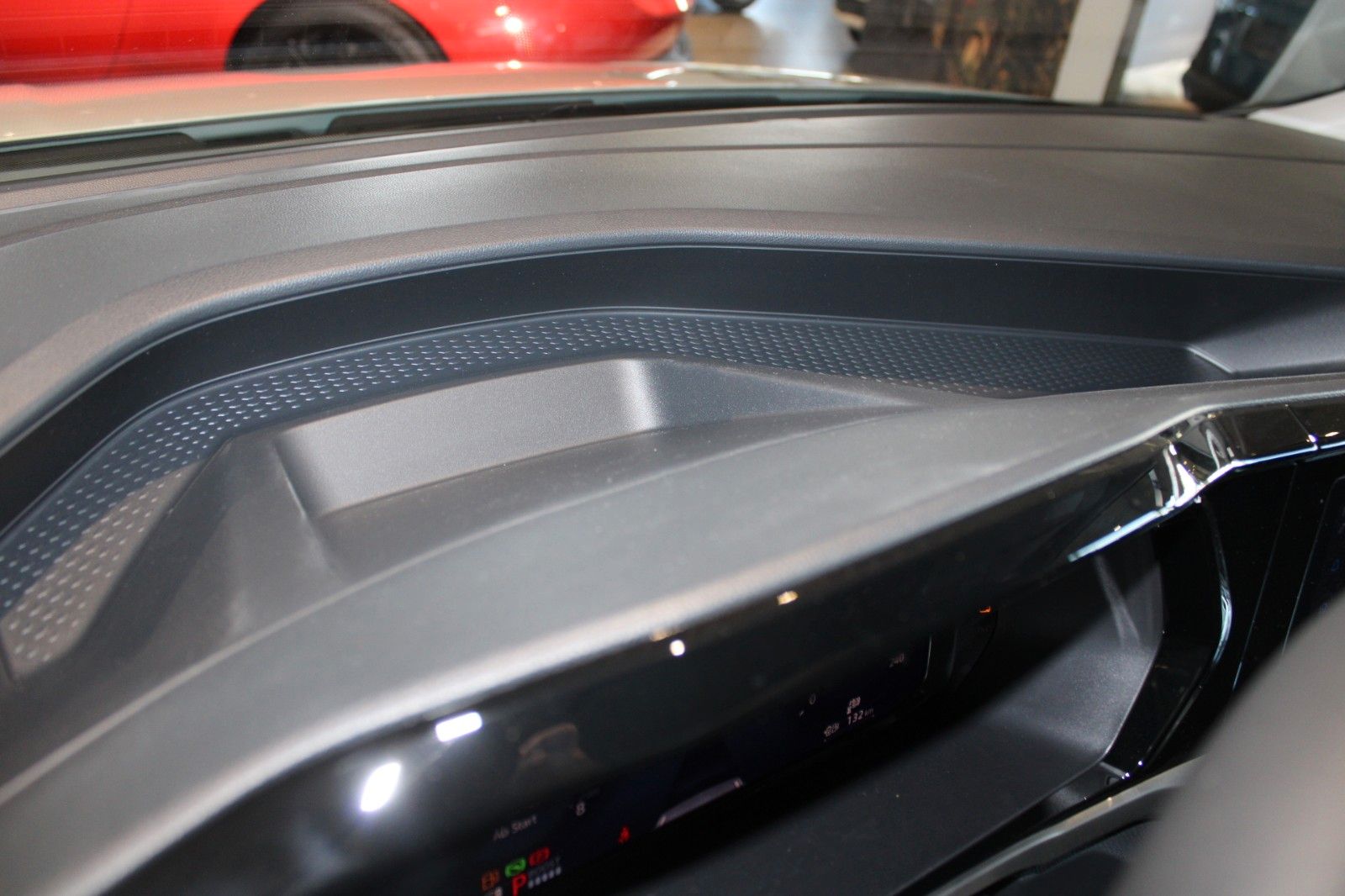 Fahrzeugabbildung Ford Tourneo Connect PHEV Titanium LED IAAC WinterP.
