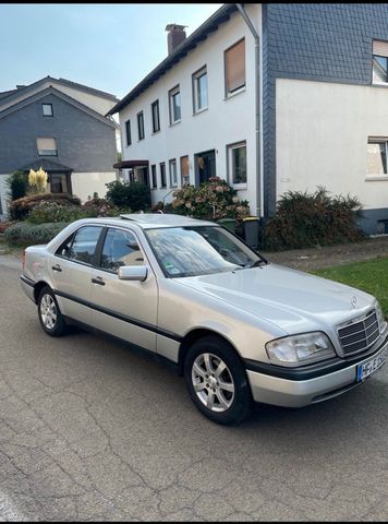 Mercedes-Benz Mercede- Benz c180 w202 / Top Zustand / tü...