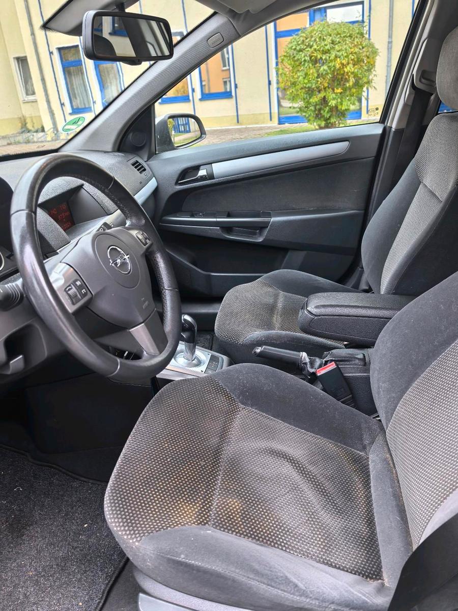 Opel Astra 2005 — photo 10