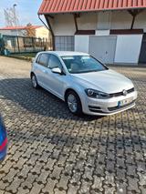 Volkswagen Golf7 2.0 TDI CUP BlueMotionTüv 4/28 Sonderlack - Volkswagen Golf Limousine Cup mit Diesel-Antrieb