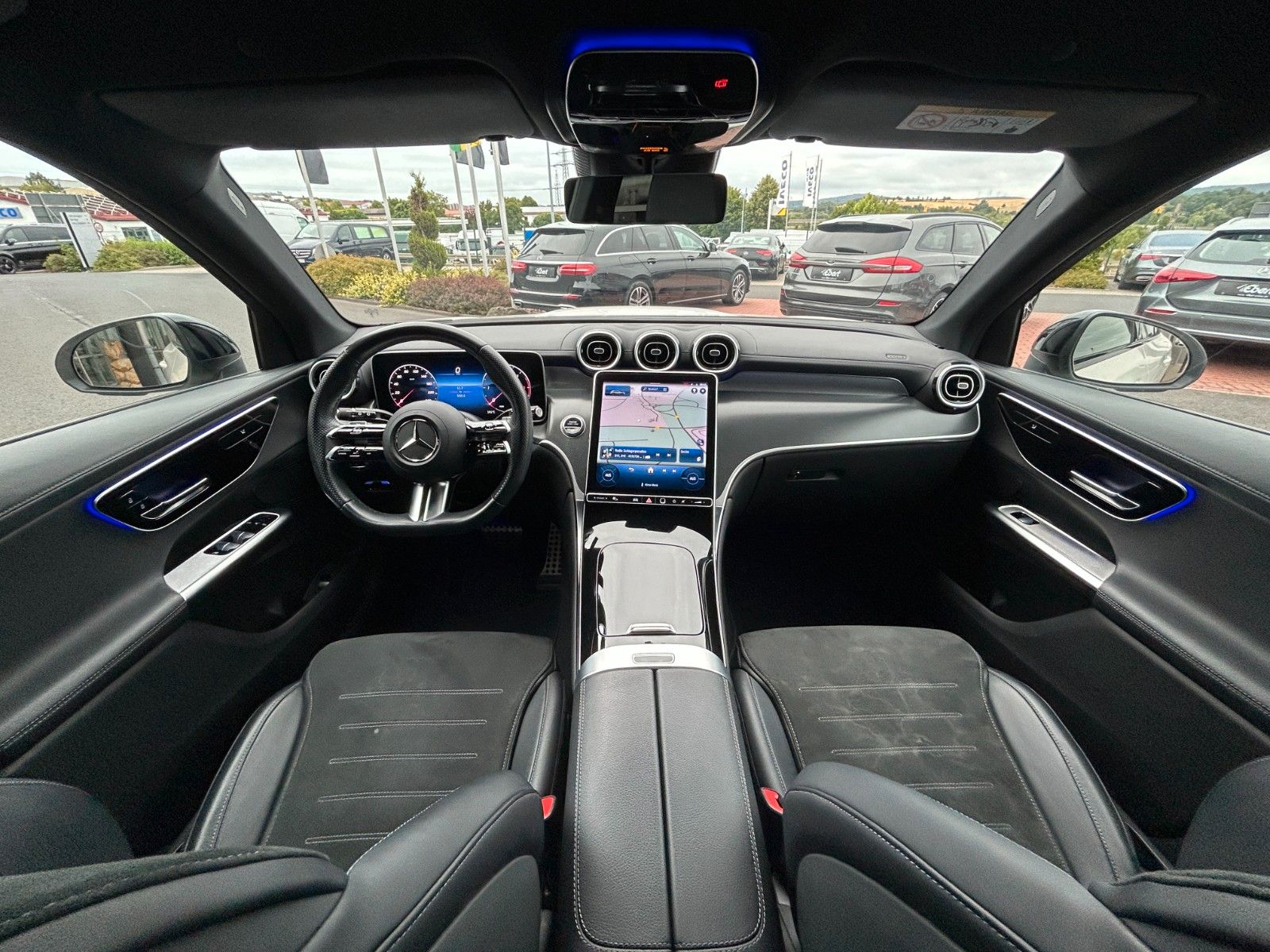 Fahrzeugabbildung Mercedes-Benz GLC 220d AMG+Night+RKamera+SportfahrW+AmbientePr