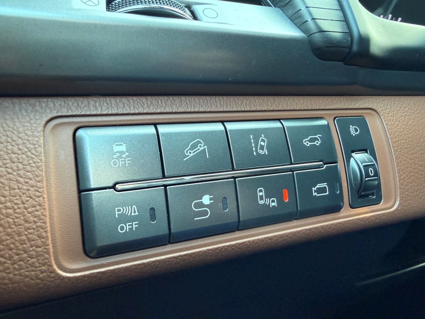 Fahrzeugabbildung KGM Rexton Sapphire 2.2D 4WD AT Top Zustand