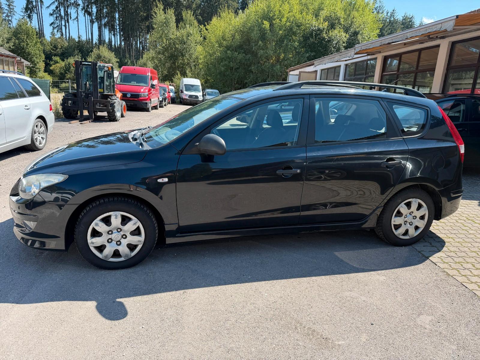 Hyundai i30 2010 — photo 8