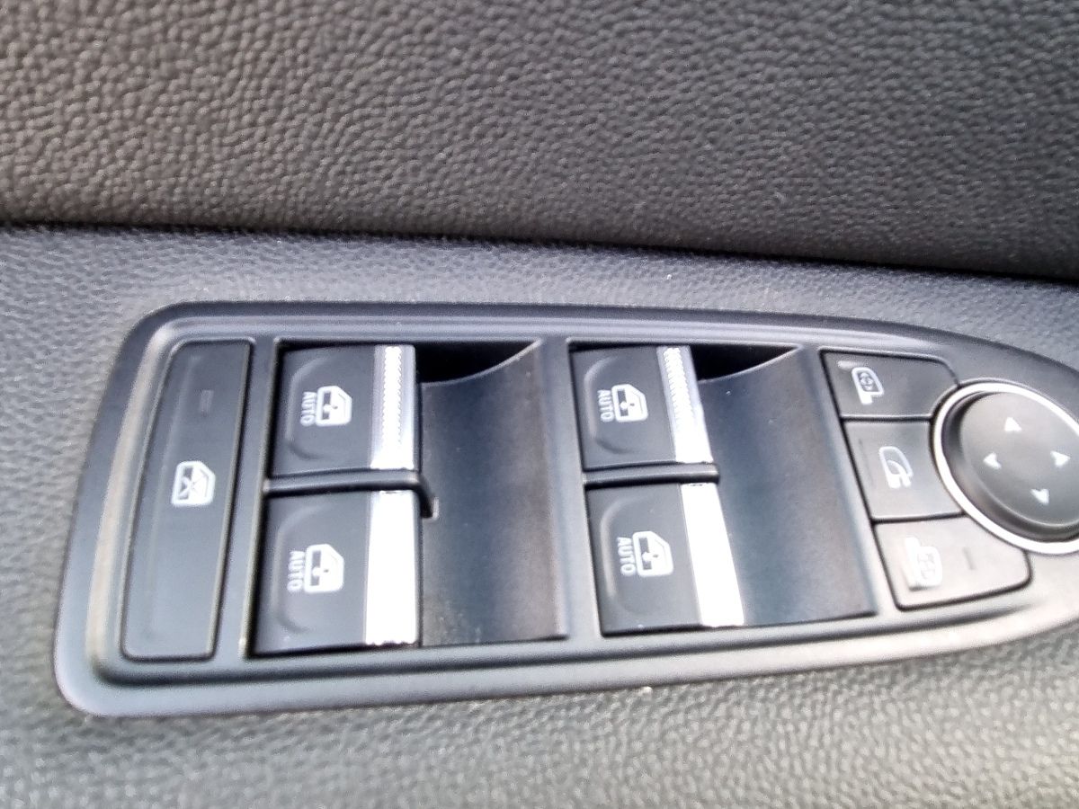 Fahrzeugabbildung Renault Captur INTENS TCe 140 EDC