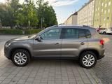 Volkswagen Tiguan 2.0 TSI 200PS 4MOTION Leder Pano Xenon - gebrauchte VW Tiguan aus dem Jahr 2010