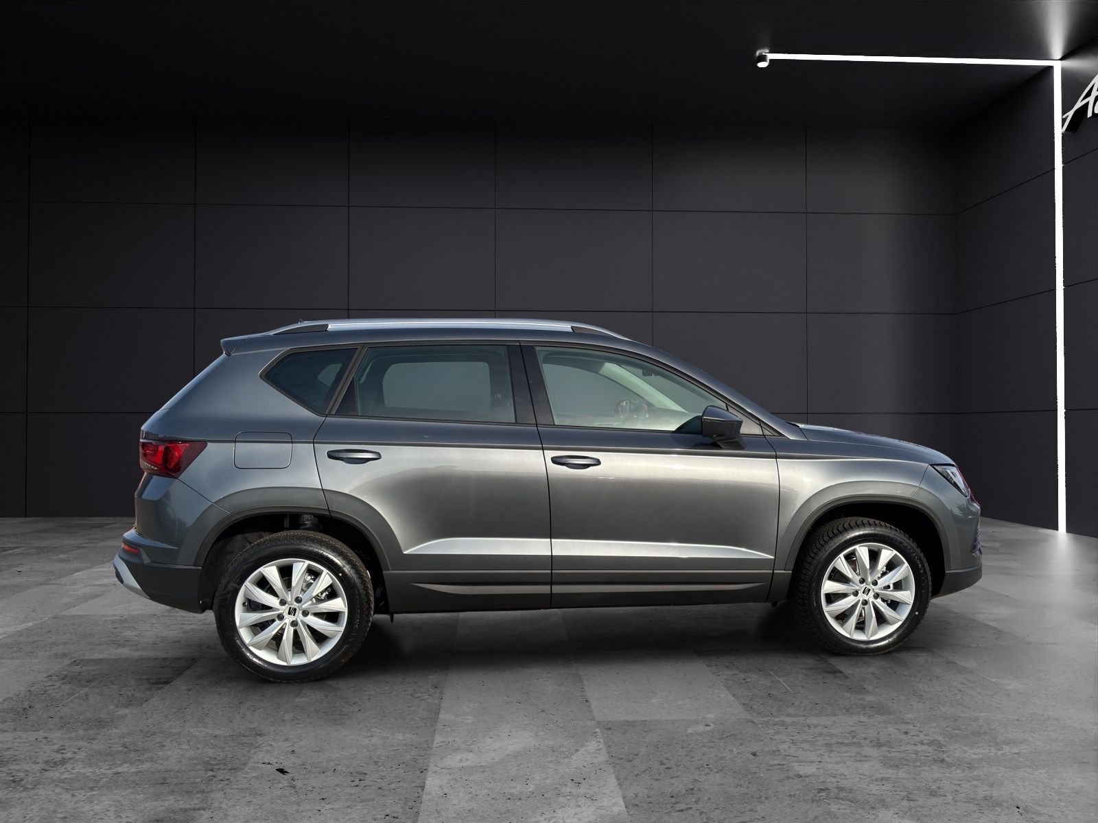 Fahrzeugabbildung SEAT Ateca Road Edition 1,5 TSI DSG GJR Kessy