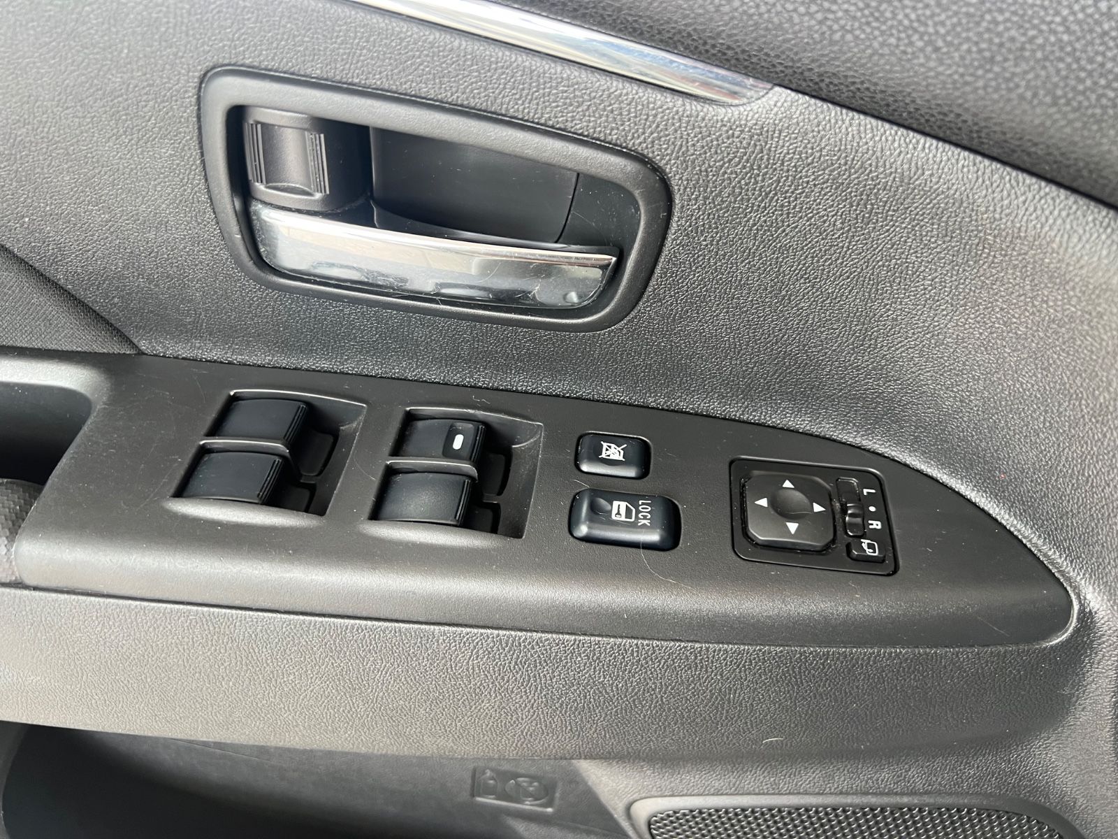 Fahrzeugabbildung Mitsubishi ASX Intense * RÜCKFAHRKAMERA* SITZHEIZUNG *