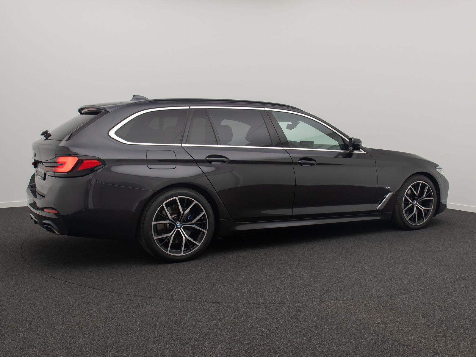 Fahrzeugabbildung BMW 530d M Sport Kamera DAB Laser Komfort H/K HUD 19