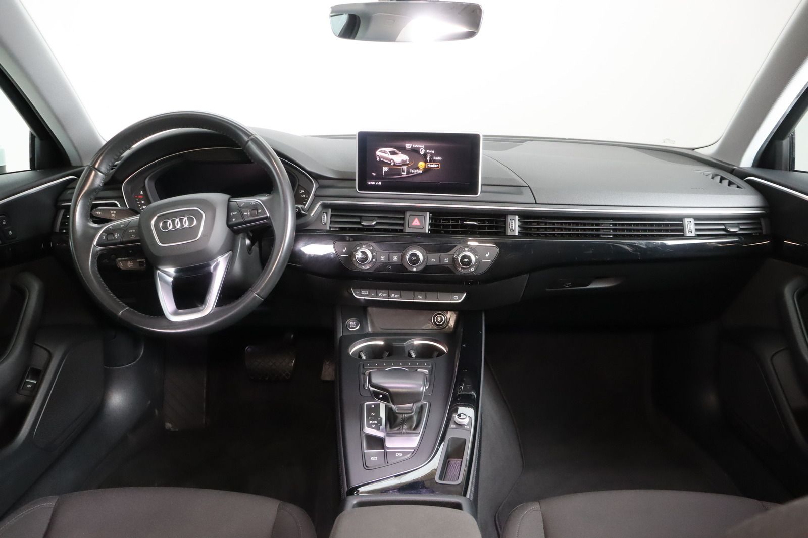 Fahrzeugabbildung Audi A4 Avant 3.0 TDI design * HUD * AHK