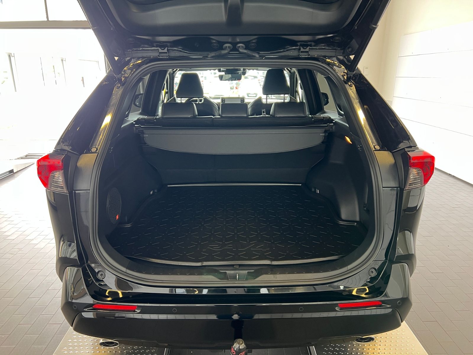 Fahrzeugabbildung Toyota RAV4 2.5 VVT-i Hybrid Black Edition 4x4 *AHK*