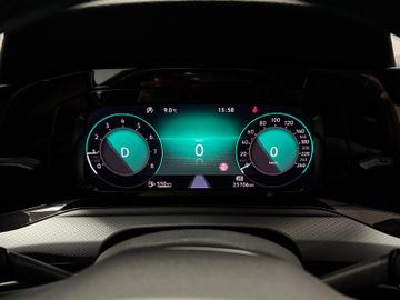 Volkswagen Golf VIII Lim. Active eTSI AT LED Navi SH