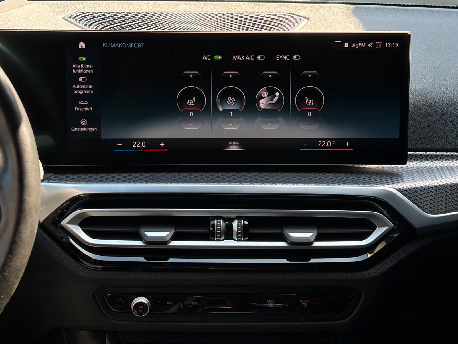 Fahrzeugabbildung BMW 320e Touring M Sport Aero Laser Akustik HUD H&K