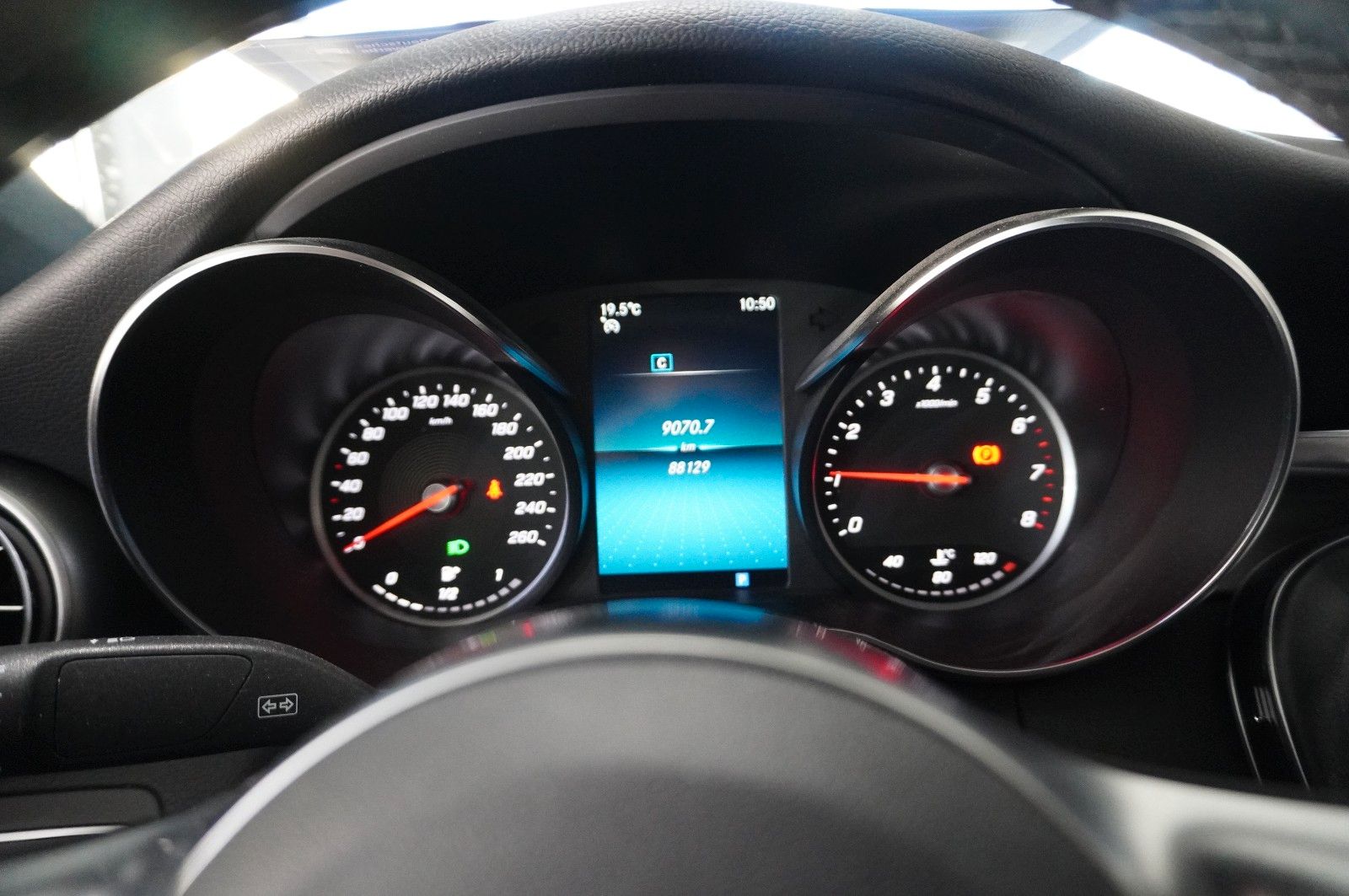 Fahrzeugabbildung Mercedes-Benz C 180 COUPE AMG LINE NAVI/LED/KAMERA/SPORT/SHZ