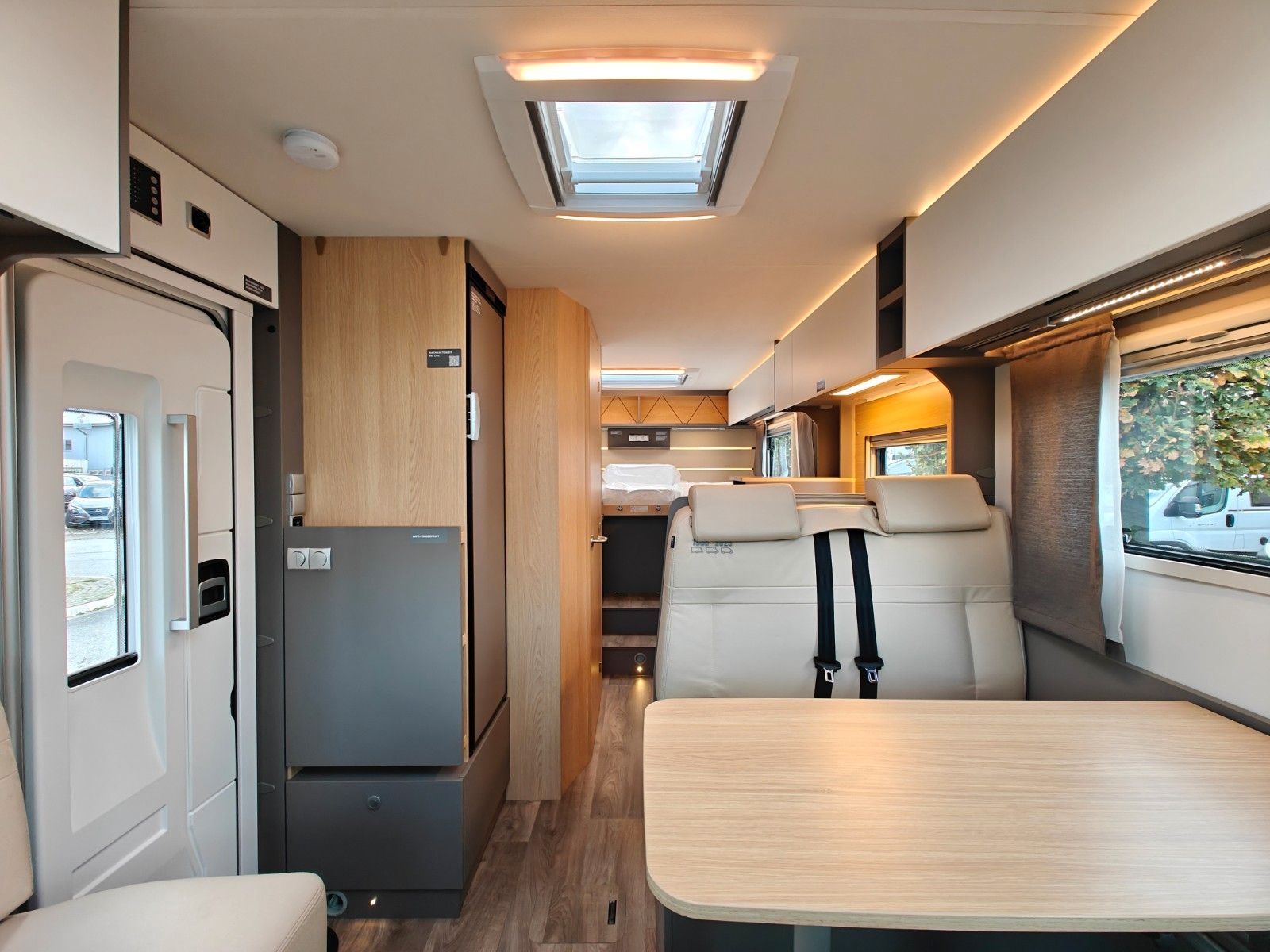 Fahrzeugabbildung LMC Tourer T 660 G -  663 70 Jahre, 140PS -