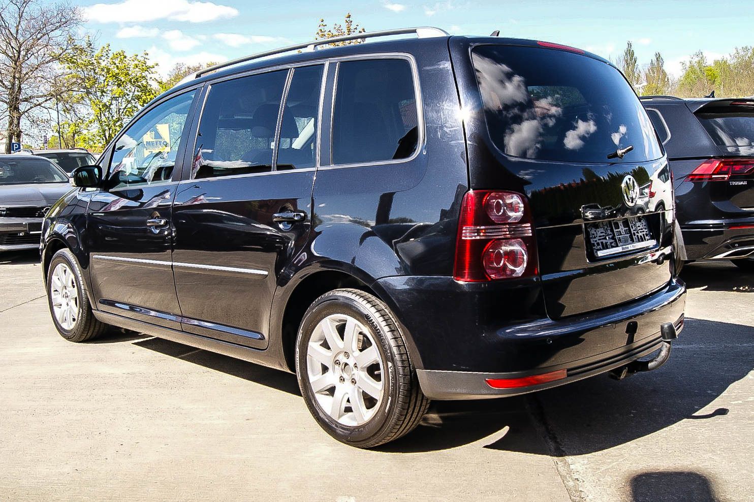 Fahrzeugabbildung Volkswagen Touran 1.4TSI DSG Highline 7-SITZE