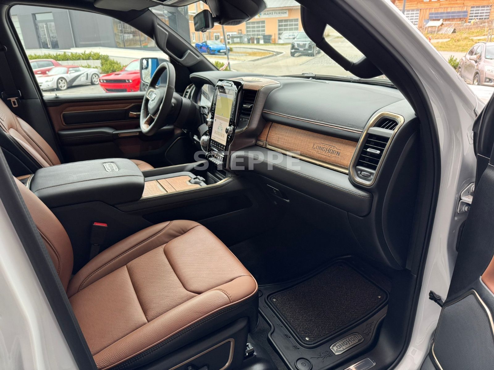 Dodge RAM 1500 5,7 V8 HEMI LONGHORN Luftfederung AHK