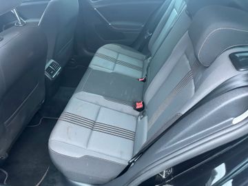 Volkswagen Golf - 11