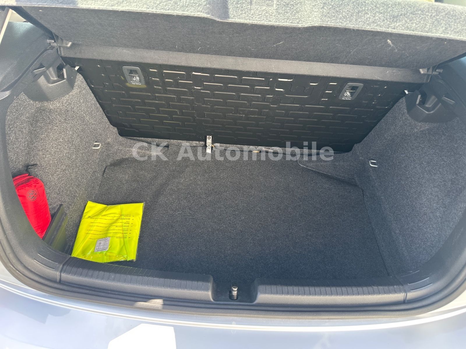 Fahrzeugabbildung Volkswagen Polo VI Trendline 1.0 BMT/Klima/Navi/PDC
