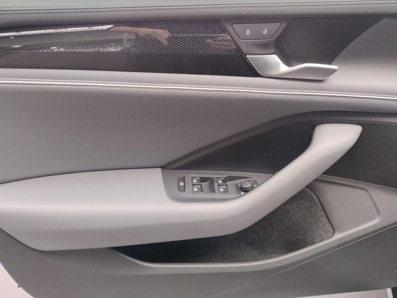 Passat Variant Business 1.5 eTSI DSG Klima Navi