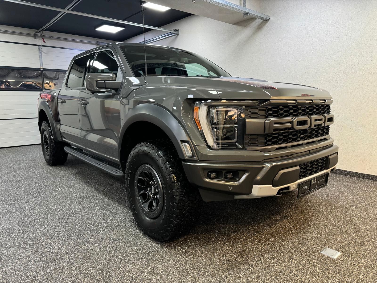 Fahrzeugabbildung Ford RAPTOR SVT SUPERCREW-ACC-NAVI-360-BEAD LOCK-1.HD