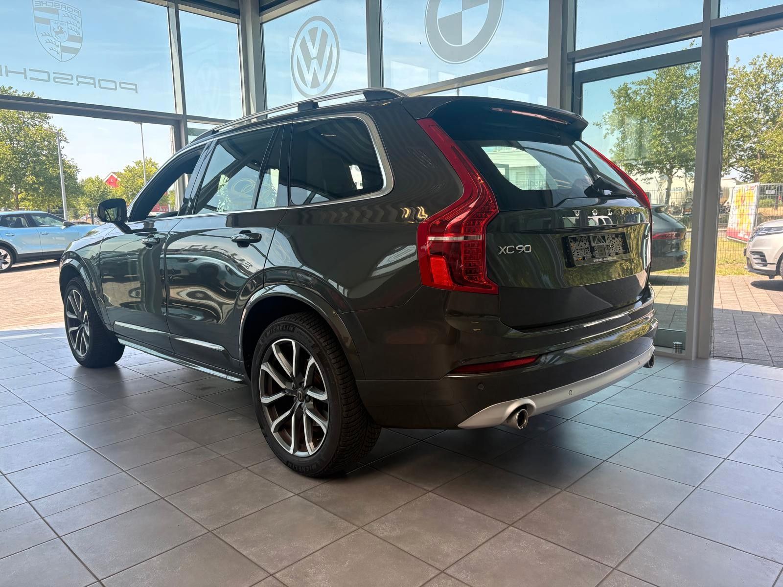 Fahrzeugabbildung Volvo XC 90 XC90 Momentum 2WD 7 sitze volleder, acc