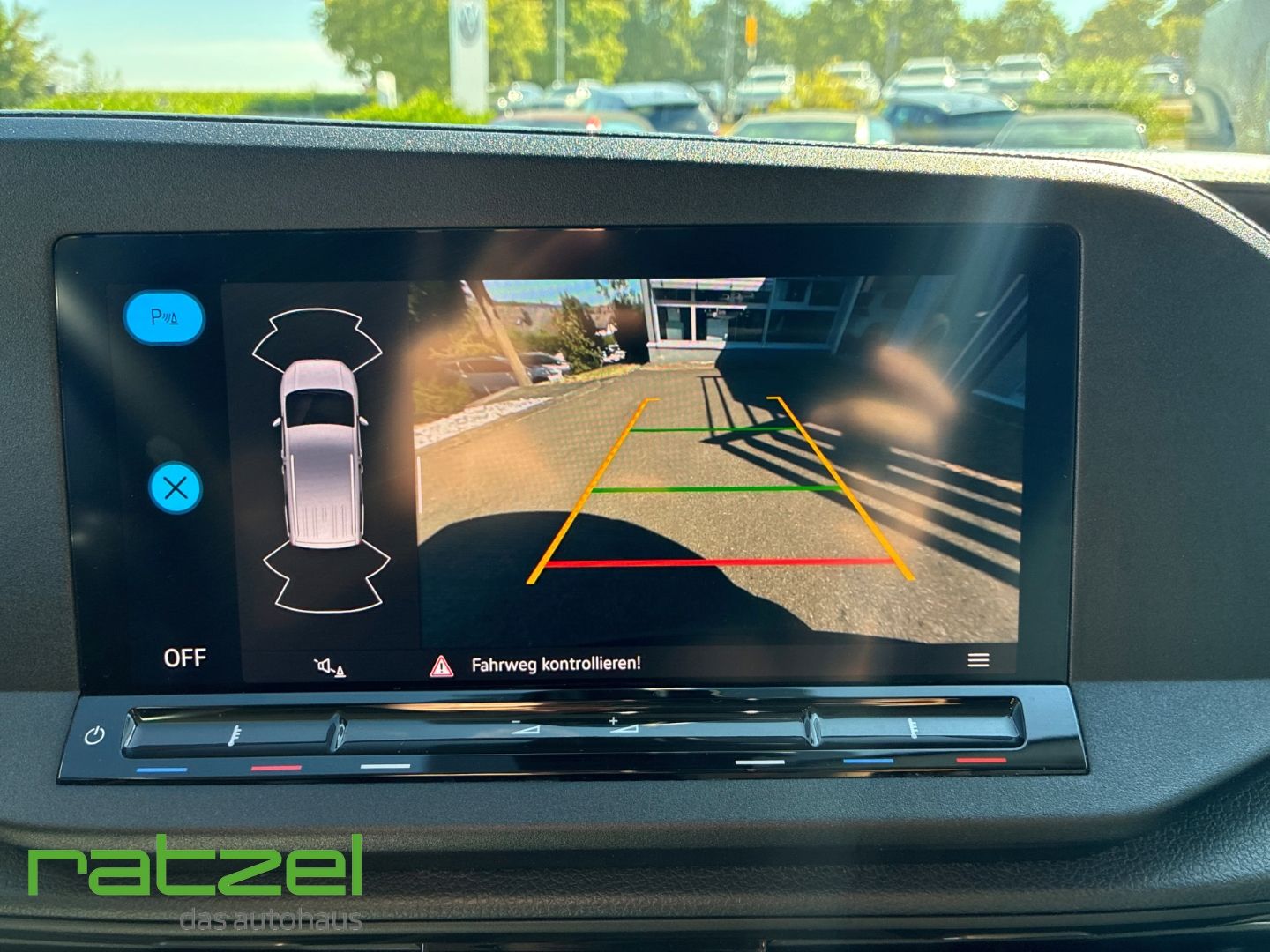 Fahrzeugabbildung Volkswagen Caddy Life 1.5 TSI DSG 5-Sitze Rückfahrkamera AC