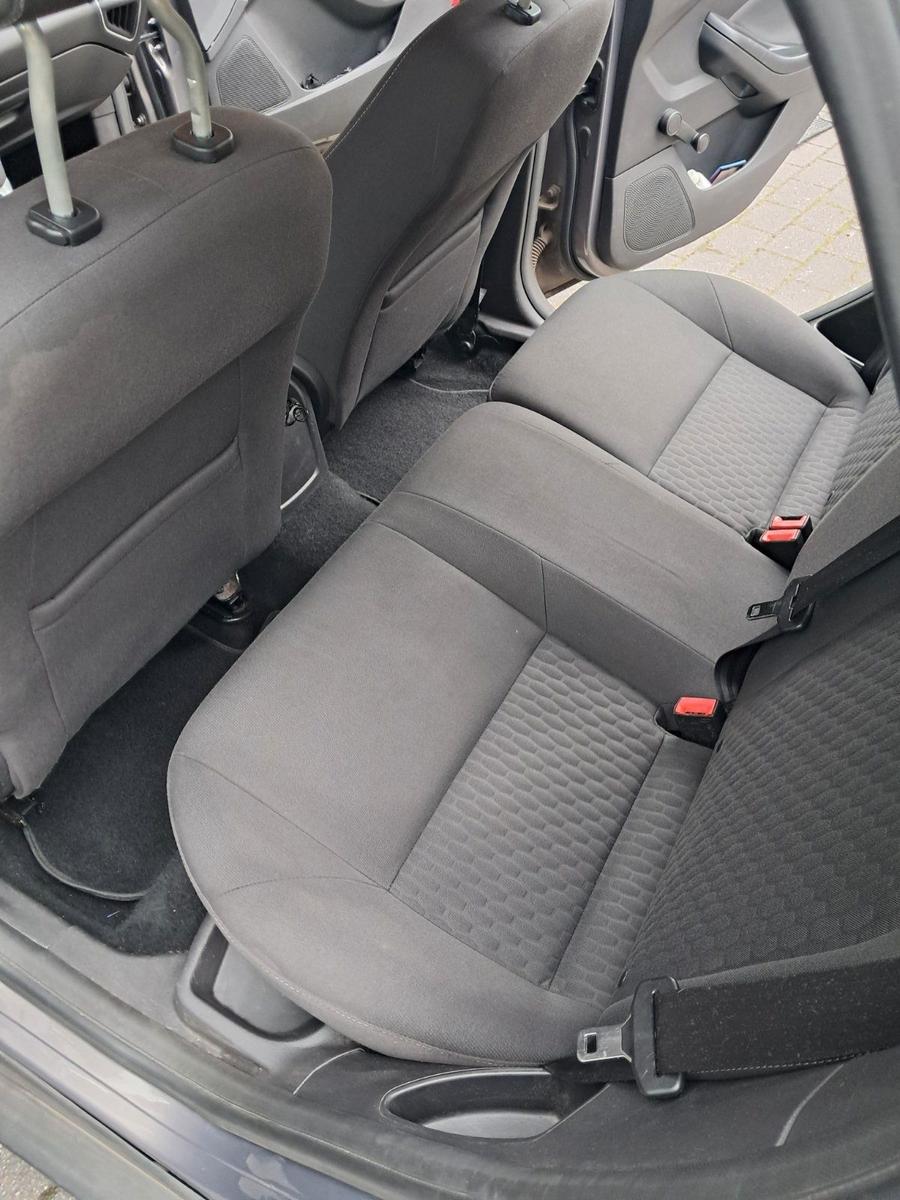 Ford Focus 2014 — photo 9