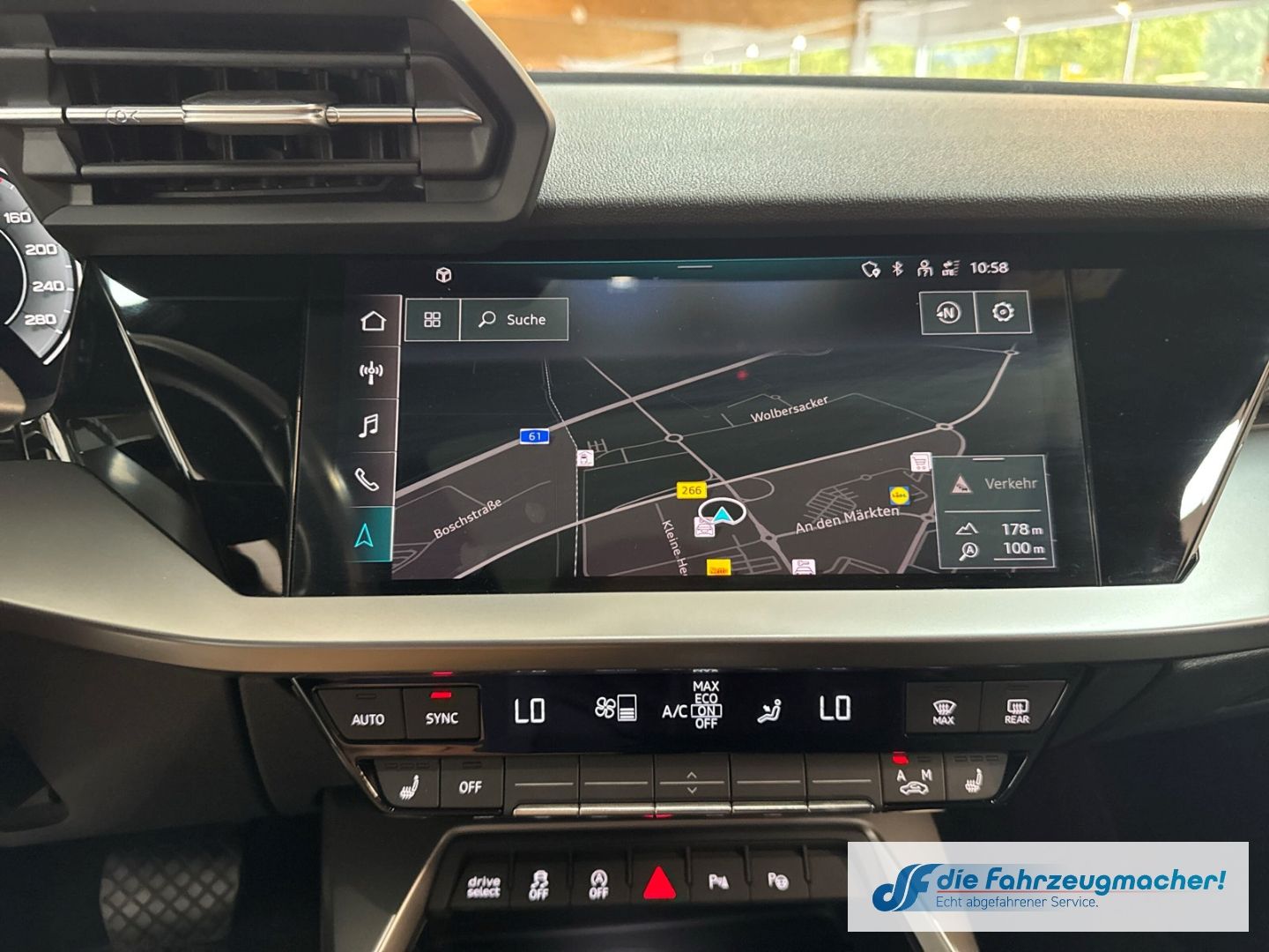 Fahrzeugabbildung Audi A3 Sportback 40 TFSI quattro S line El. Panodach