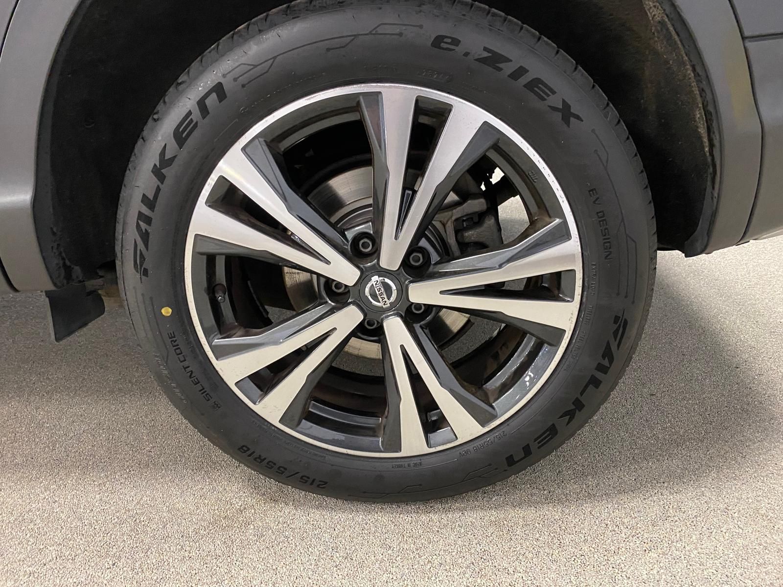 Fahrzeugabbildung Nissan Qashqai 1.2 ACENTA PANORAMA+360°KAMERA+NAVI+18"