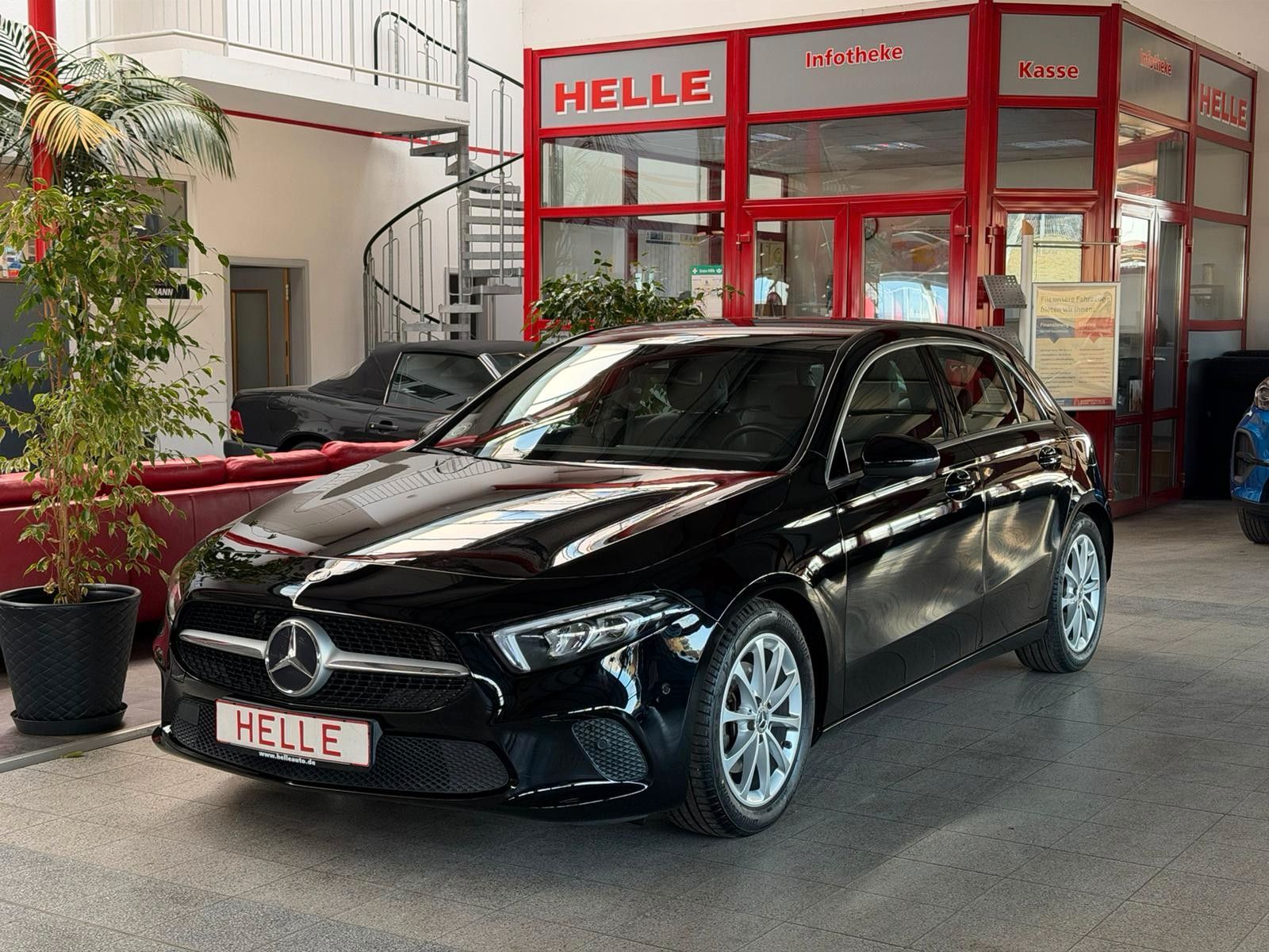 MERCEDES-BENZ A 200*LED+KAMERA+NAVI