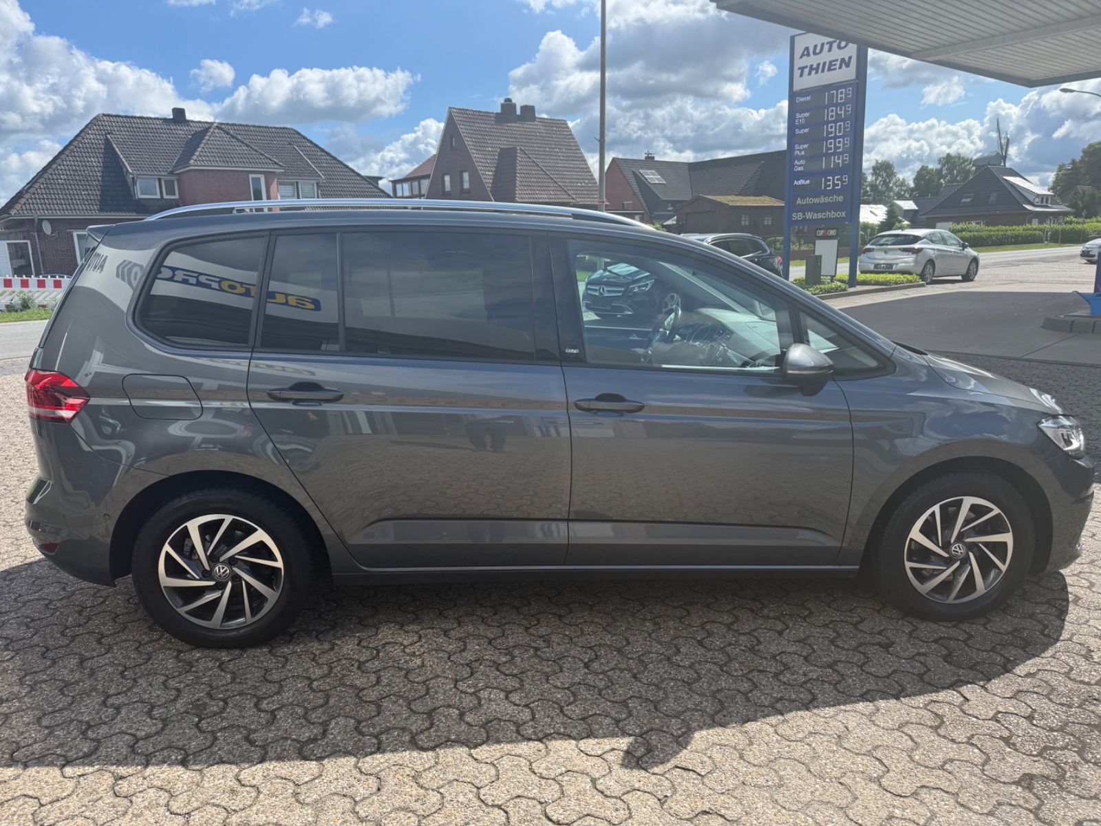 Fahrzeugabbildung Volkswagen Touran 2.0 TDI Sound 7-Sitze/Pano/AHK/ACC