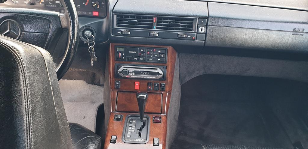 Mercedes-Benz SL 300