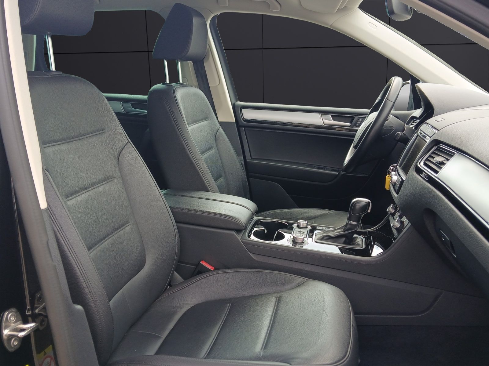 Fahrzeugabbildung Volkswagen Touareg TDI R-Line Terrain Tech 4M Xenon Navi AH