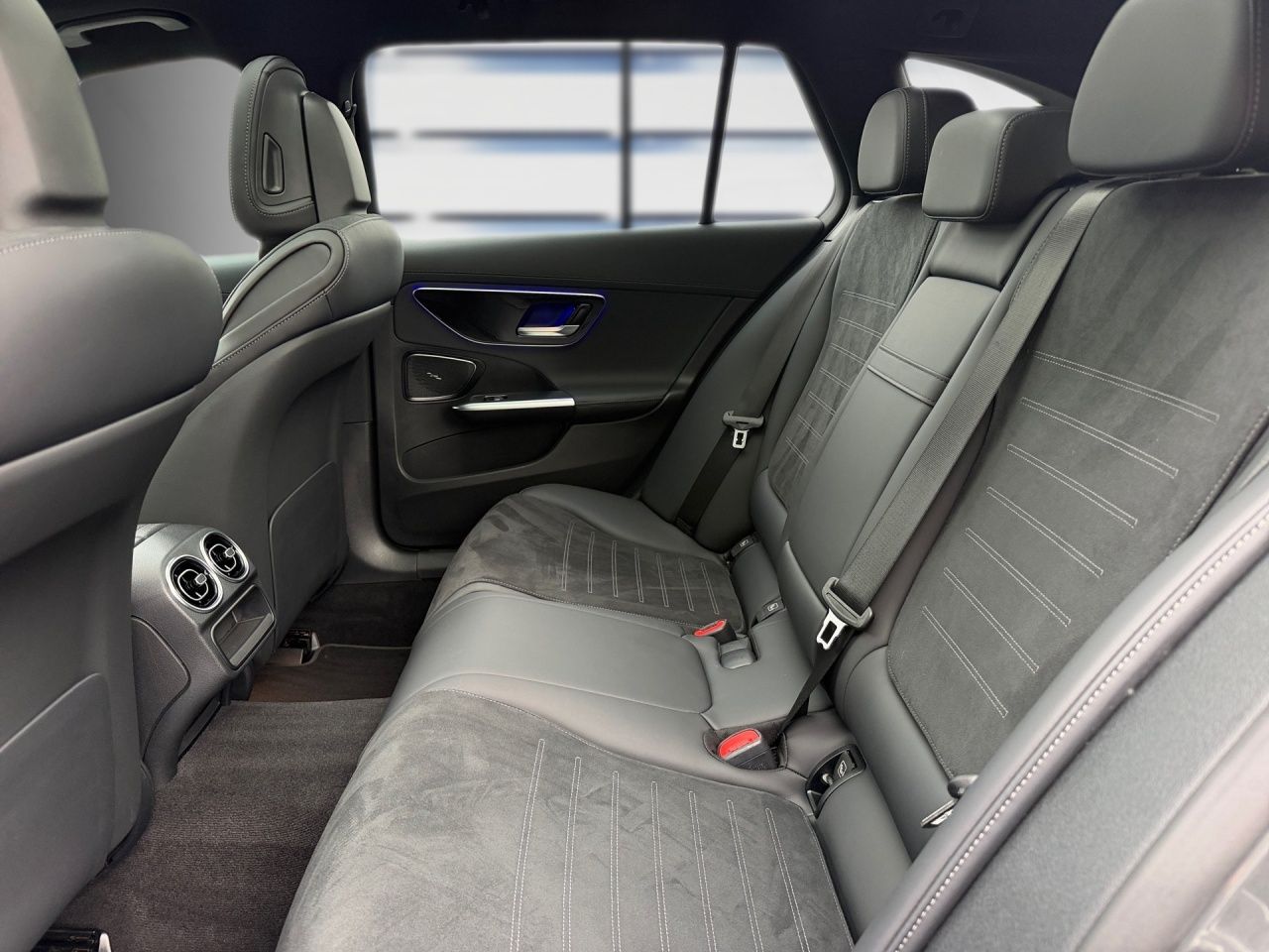 Fahrzeugabbildung Mercedes-Benz C 220 d 4M T AMG AHK Pano Night DigitalL Soundsy