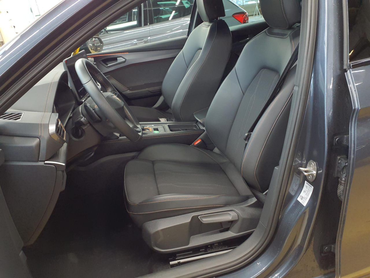 Cupra Leon Sportstourer 1.5 e-HYBRID AHK Matrix 01.31G foto 4