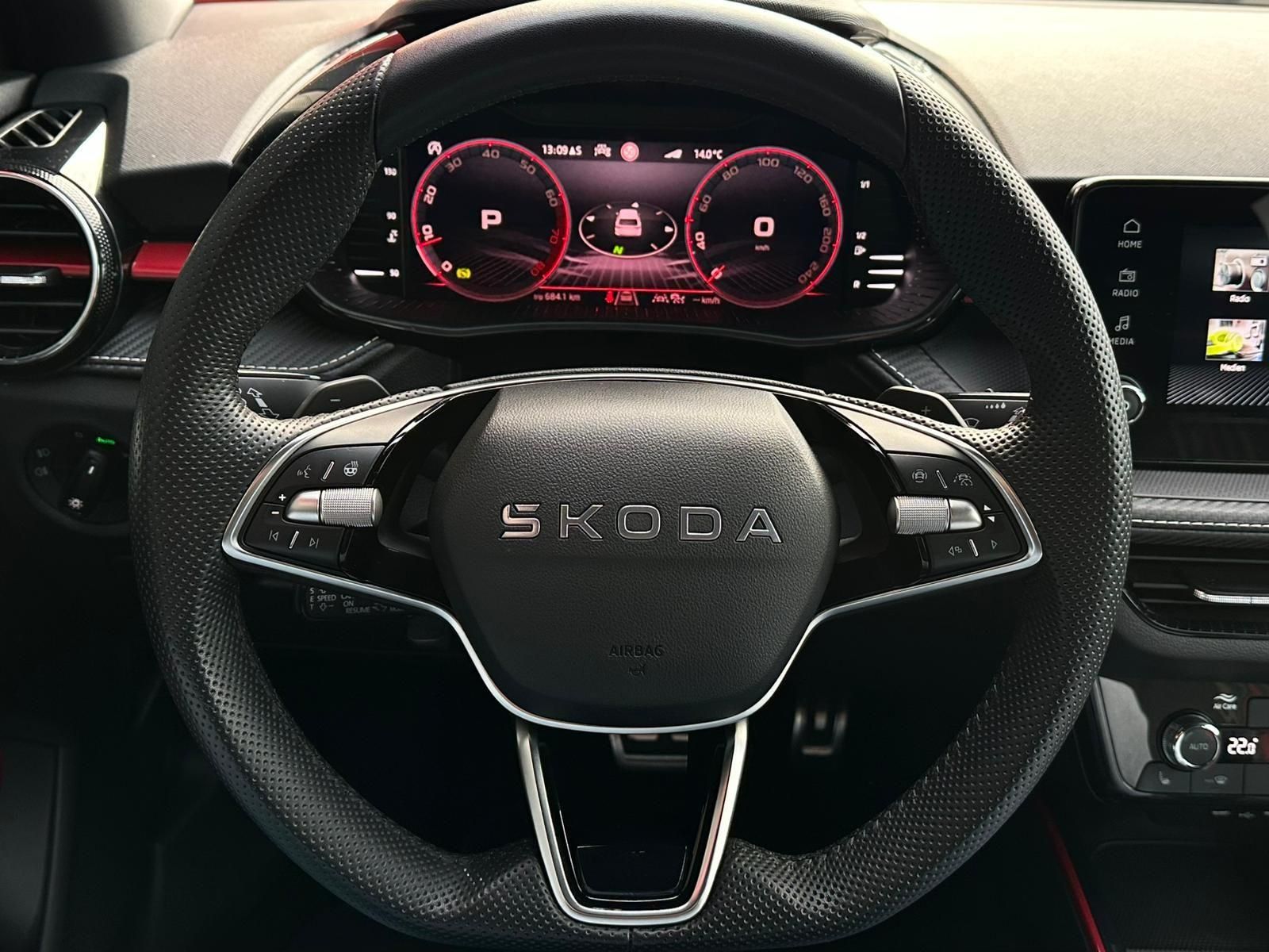 SKODA Fabia 1.5TSI MONTE CARLO* LED#SHZ#LH#ACC#KEYLESS - Image 11