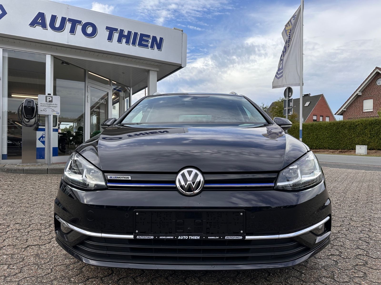 Fahrzeugabbildung Volkswagen Golf 1.5 Comfortline AHK/ACC/Pano/Navi/LED/Kamer