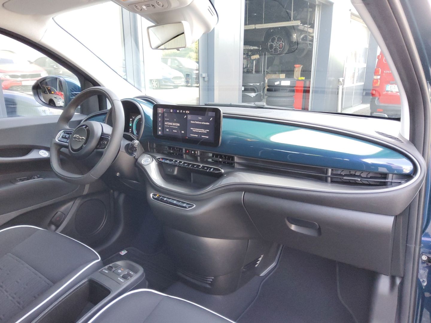 Fahrzeugabbildung Fiat 500e 42kWh LED Navi Carplay Tempomat Keyless